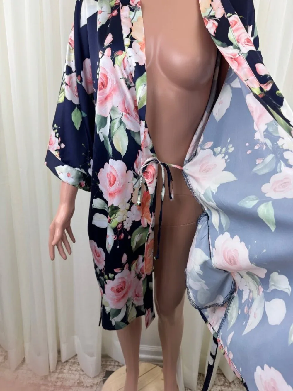 Turquaz Carmen Floral Satin Kimono Robe Navy Blue Rose Wrap Tie Waist Sz LG